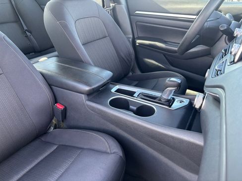 Used 2022 Nissan Altima 2.5 SV image 15