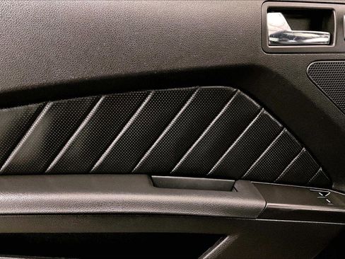 Used 2012 Ford Mustang Premium image 23