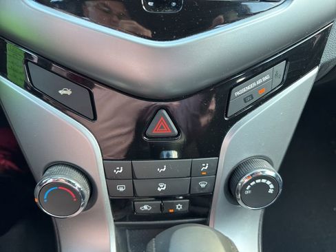 Used 2016 Chevrolet Cruze LT image 19