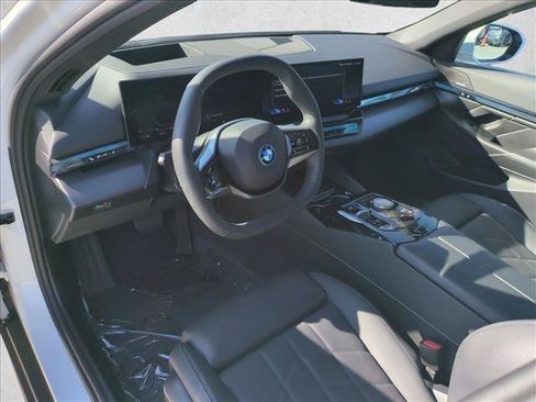 Used 2024 BMW i5 eDrive40i w/ M Sport Package RWD image 10