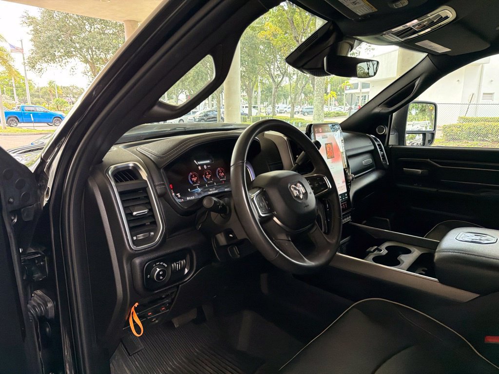 Used 2025 RAM 3500 Laramie AWD/4WD image 7