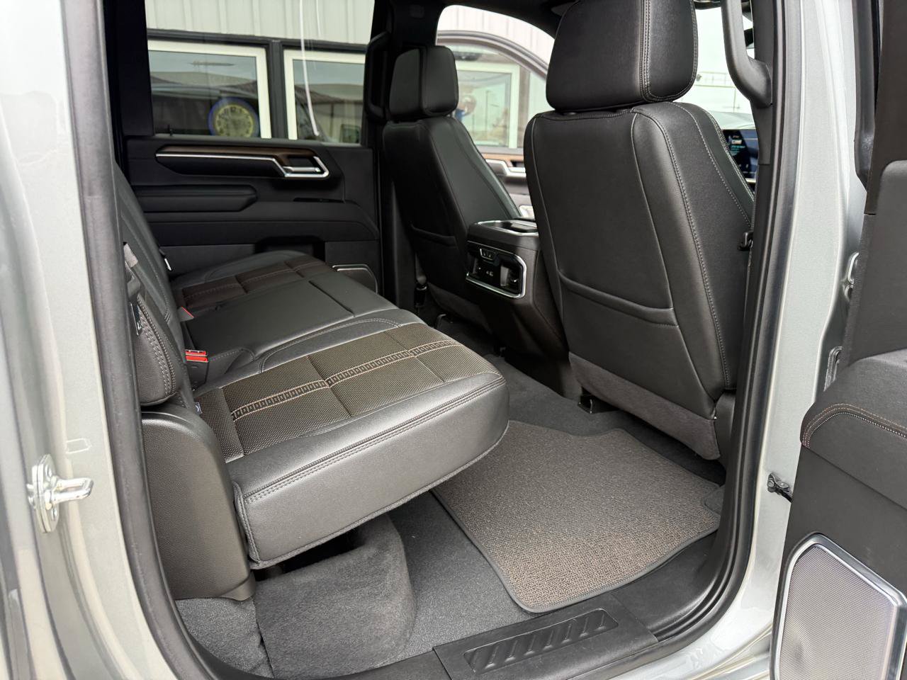 Used 2025 Chevrolet Silverado 3500 High Country w/ High Country Premium Package AWD/4WD image 17