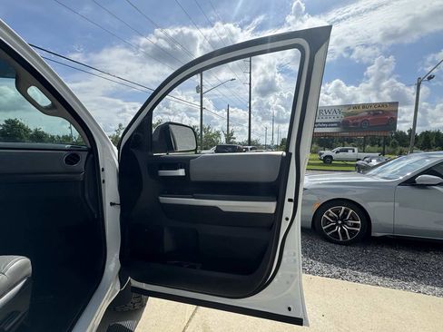 Used 2021 Toyota Tundra Limited image 28