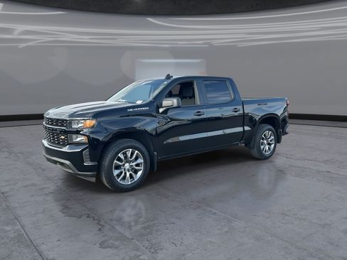 Used 2020 Chevrolet Silverado 1500 Custom w/ Custom Value Package RWD image 3
