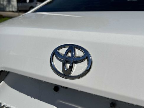 Used 2019 Toyota Yaris LE image 10