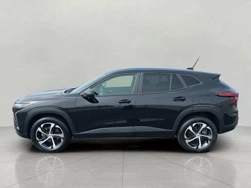 Used 2024 Chevrolet Trax RS w/ Driver Confidence Package FWD image 4