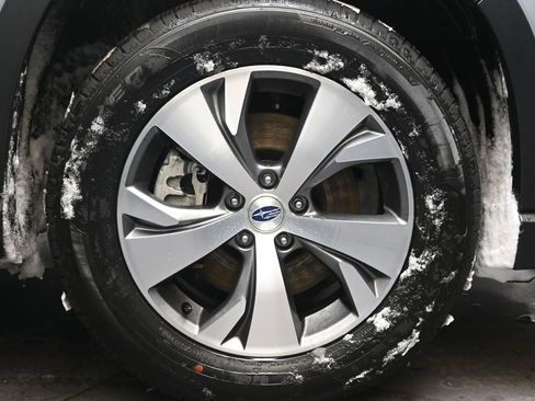 Certified 2024 Subaru Ascent Premium w/ Convenience Package image 10