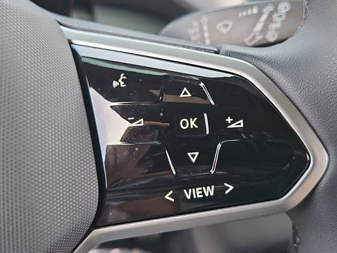 Used 2023 Volkswagen ID.4 Pro image 24