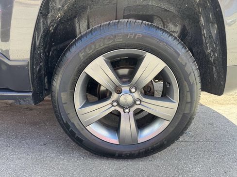 Used 2015 Jeep Patriot High Altitude AWD/4WD image 10