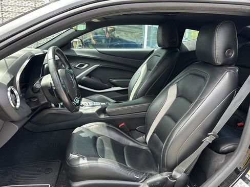 Used 2021 Chevrolet Camaro LT RWD image 11