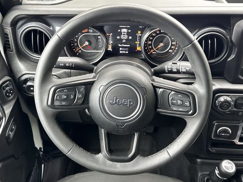 Used 2023 Jeep Wrangler Unlimited Sport AWD/4WD image 17