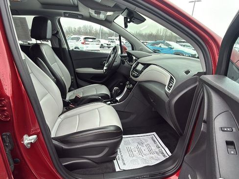 Used 2020 Chevrolet Trax Premier image 17