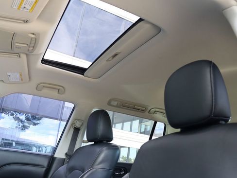 Used 2019 INFINITI QX80 Luxe image 10