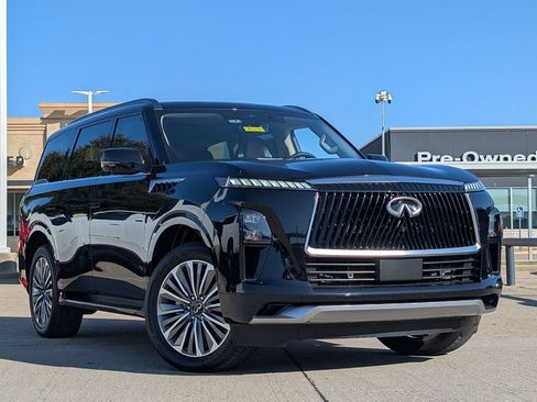 Used 2025 INFINITI QX80 Sensory AWD/4WD image 2