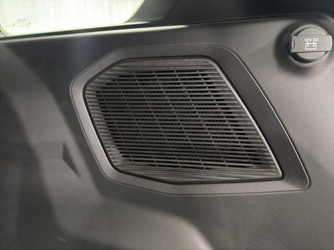 New 2026 Jeep Cherokee Limited image 9