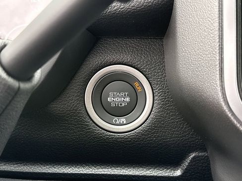 New 2026 RAM 2500 Big Horn AWD/4WD image 18