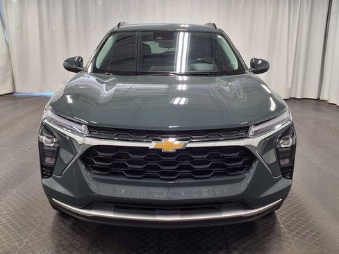 Used 2025 Chevrolet Trax LT w/ Driver Confidence Package FWD image 22