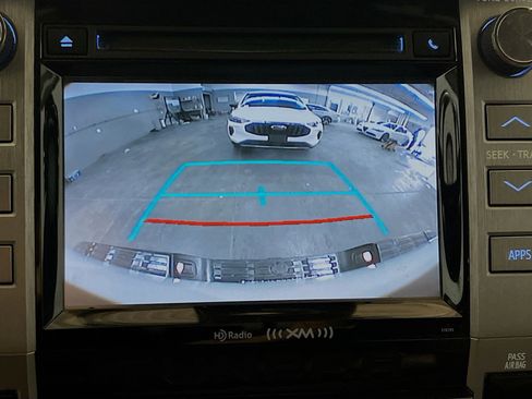 Used 2018 Toyota Tundra SR5 RWD image 9