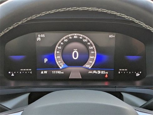 Certified 2024 Volkswagen Taos SE image 34