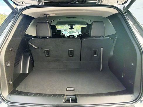 Used 2021 Chevrolet Traverse RS image 12