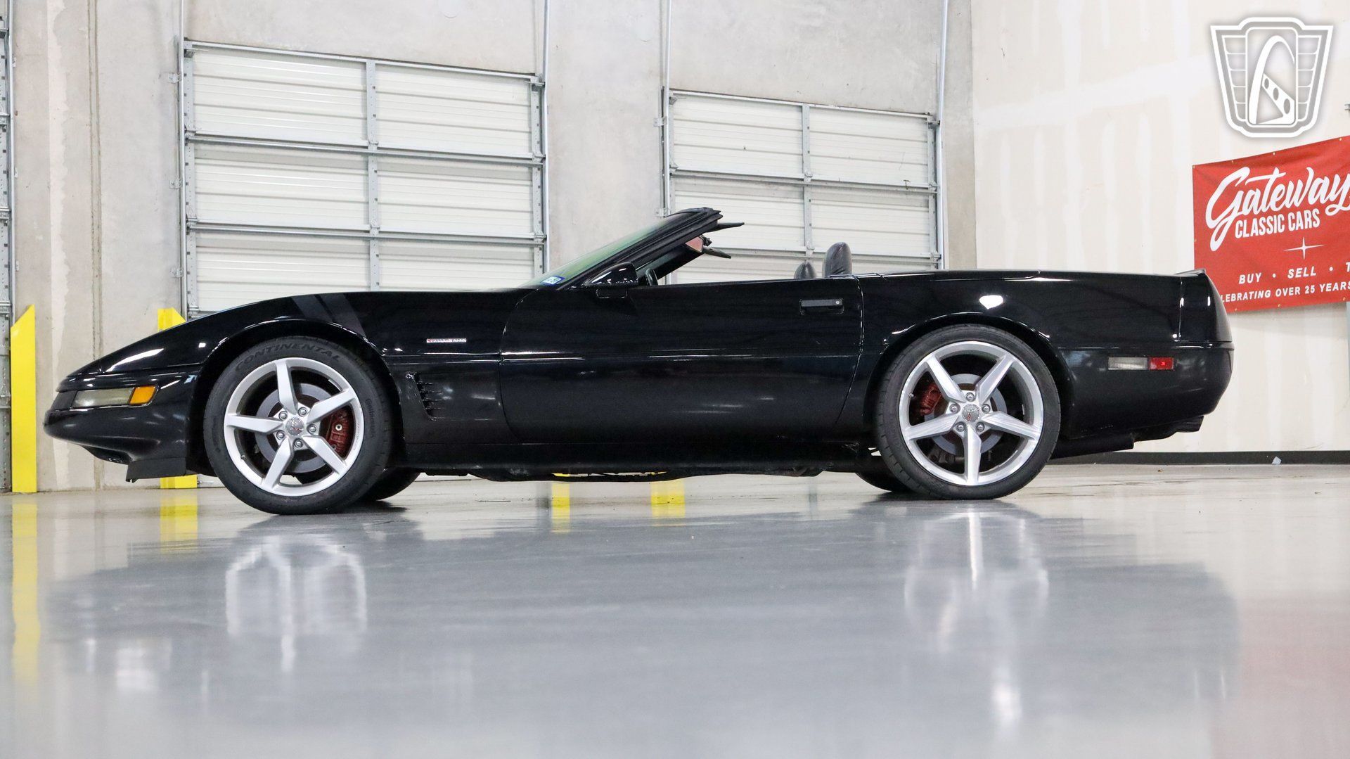 Used 1996 Chevrolet Corvette Convertible RWD image 4