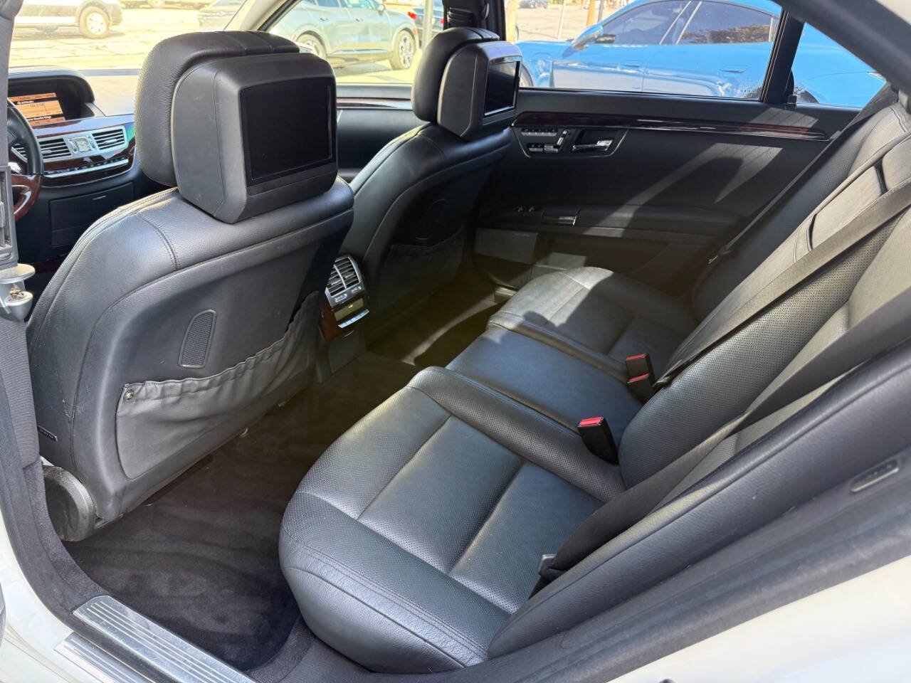 Used 2011 Mercedes-Benz S 550 image 40
