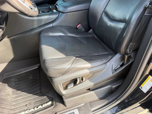 Used 2019 Cadillac Escalade Premium Luxury AWD/4WD image 96