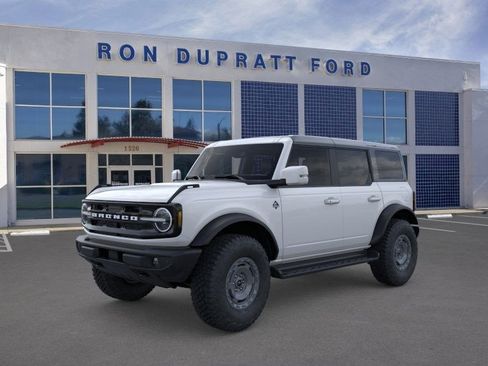 New 2025 Ford Bronco Outer Banks w/ Sasquatch Package image 2