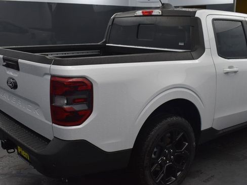 New 2025 Ford Maverick Lariat w/ Black Appearance Package image 10