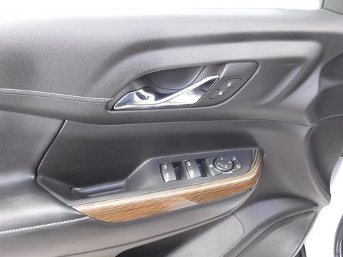 Used 2022 GMC Acadia SLE w/ LPO, Floor Liner Package FWD image 23
