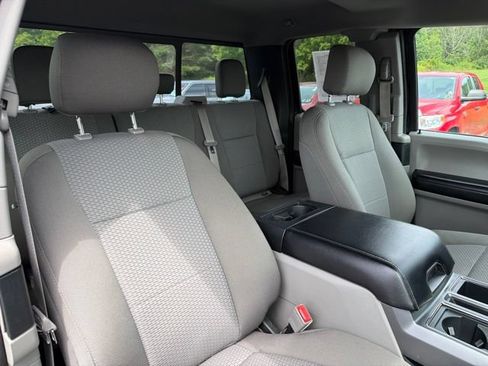 Used 2019 Ford F150 XLT w/ Equipment Group 302A Luxury AWD/4WD image 34