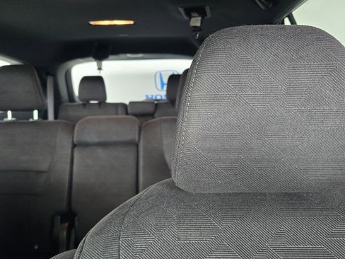 Used 2022 Honda Pilot Sport image 3