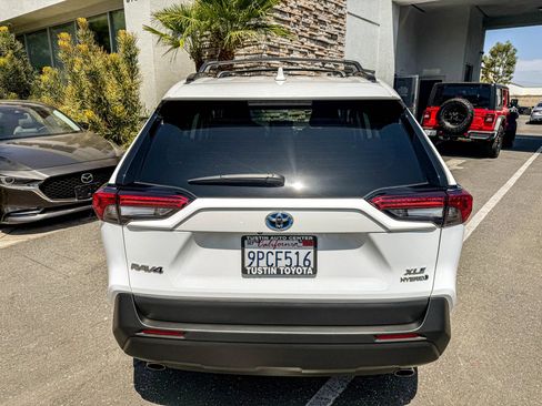 Used 2024 Toyota RAV4 XLE w/ Convenience Package AWD/4WD image 12
