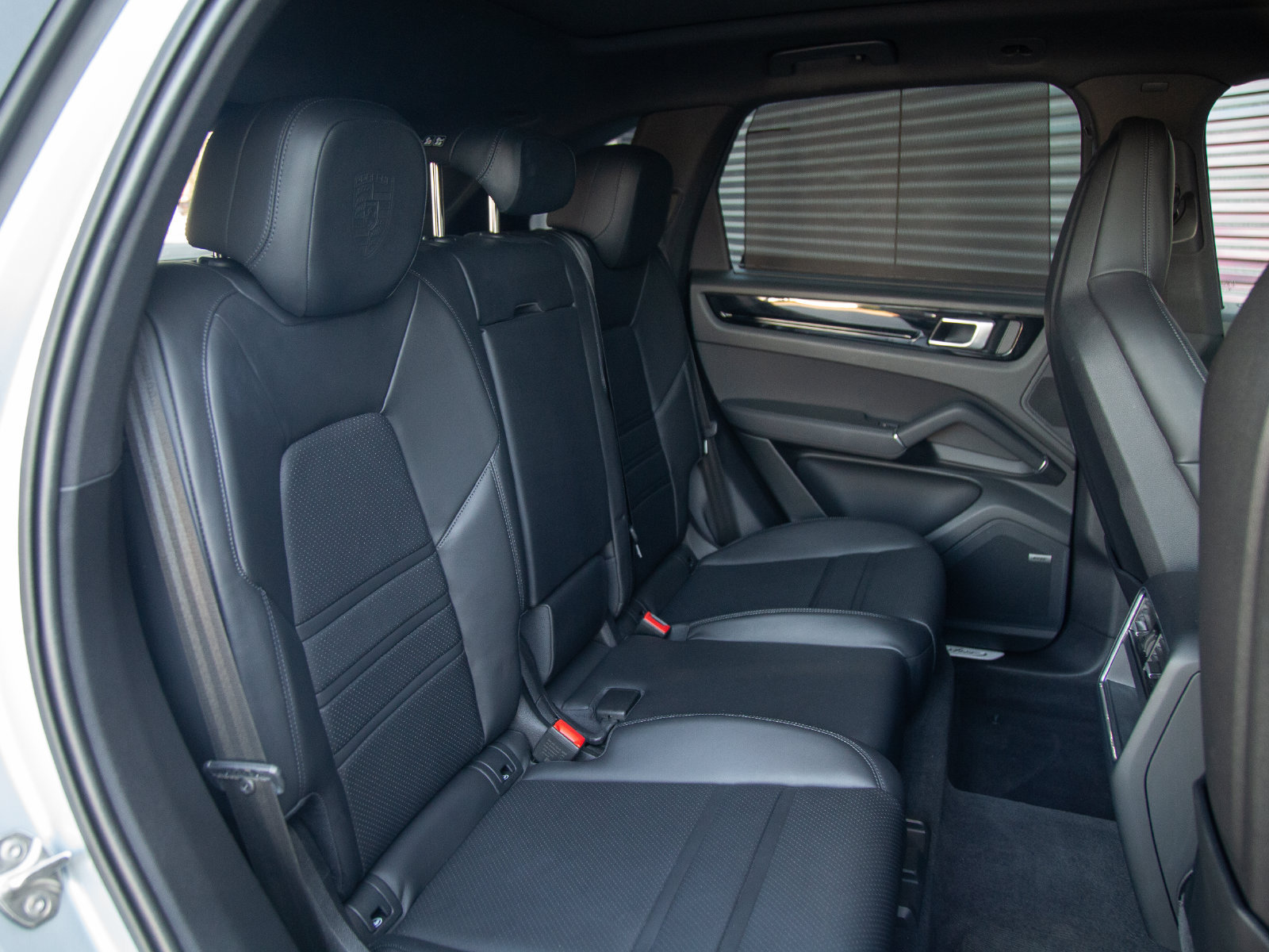 Certified 2023 Porsche Cayenne AWD/4WD image 25