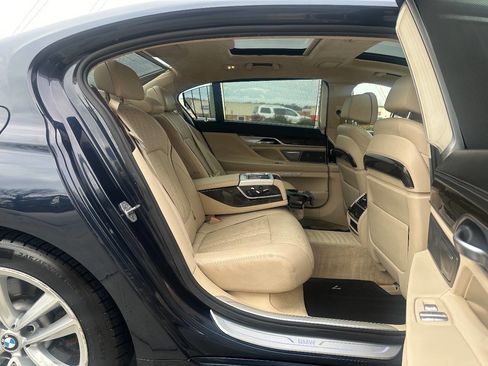 Used 2016 BMW 750i xDrive 750i xDrive AWD 4dr Sedan image 9
