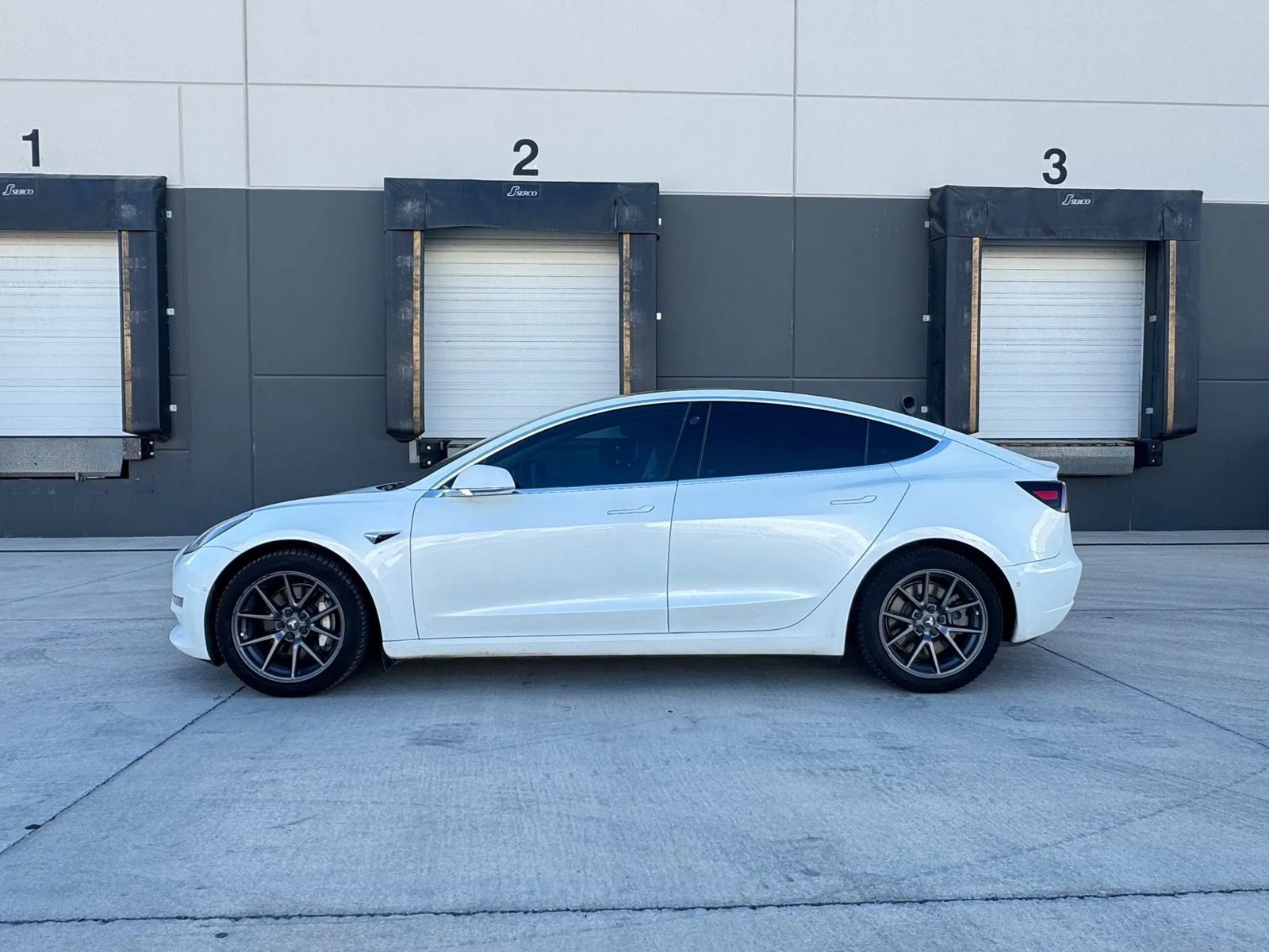 Used 2019 Tesla Model 3 Long Range AWD/4WD image 2