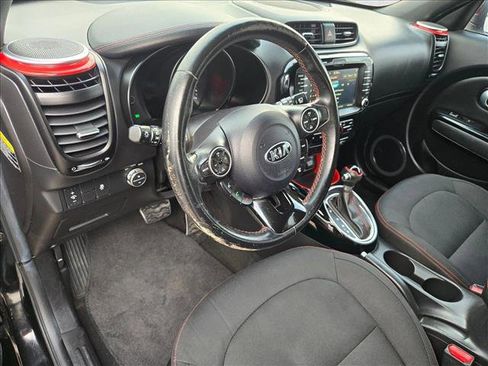 Used 2015 Kia Soul + image 10