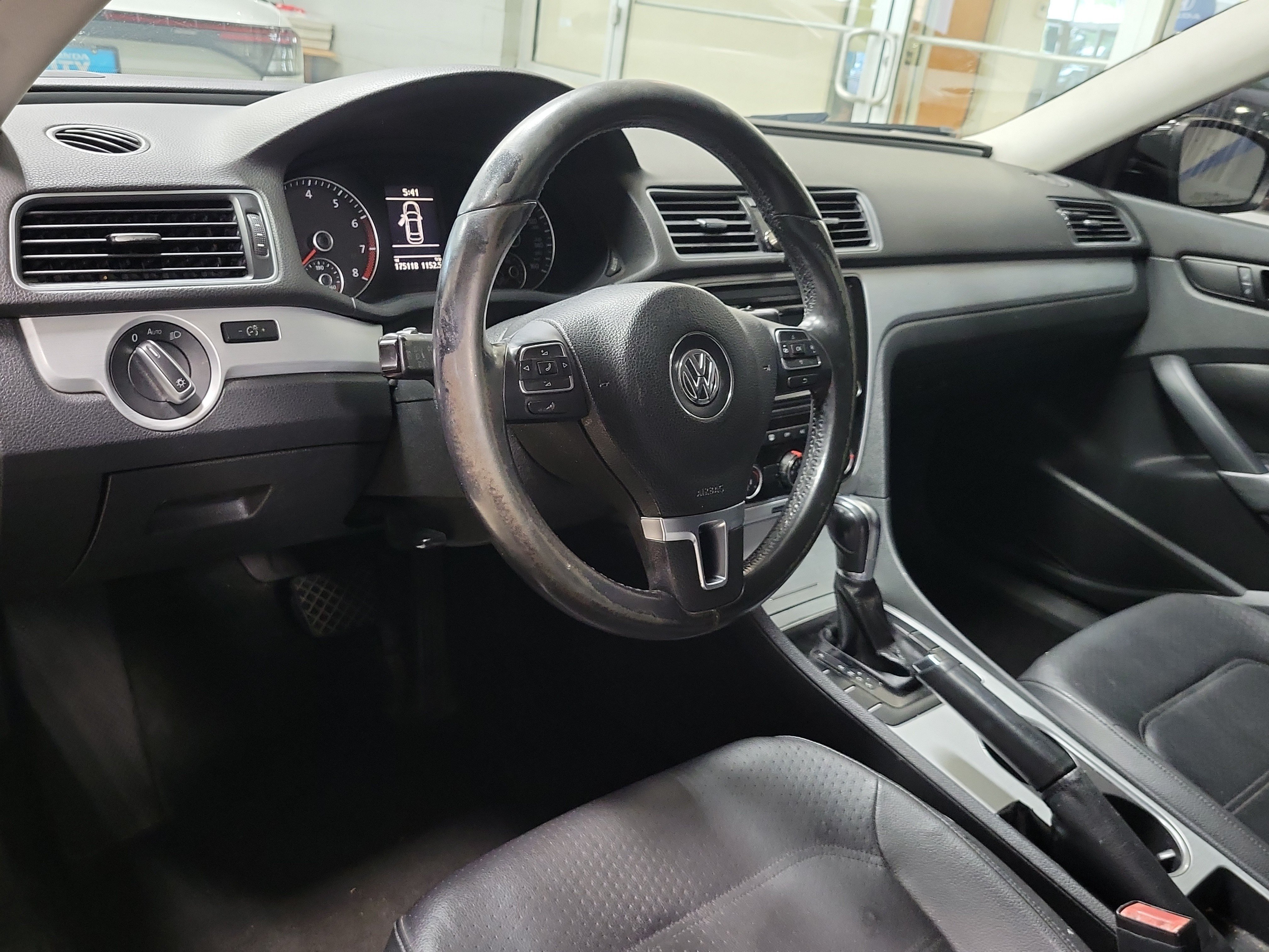 Used 2013 Volkswagen Passat 2.5 SE FWD image 10