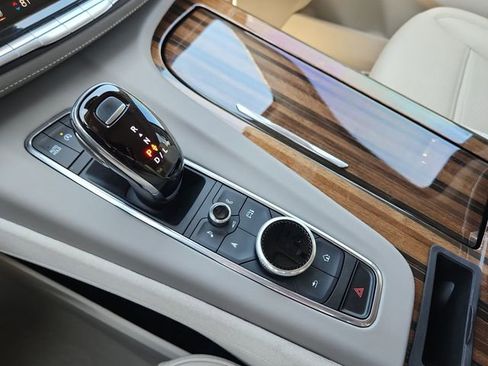Used 2022 Cadillac Escalade Sport Platinum AWD/4WD image 18