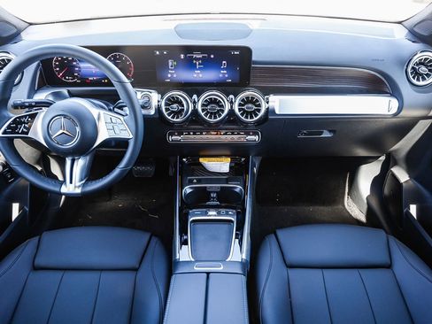 New 2026 Mercedes-Benz GLB 250 image 10