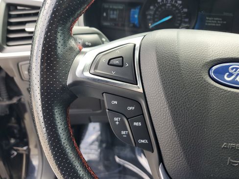 Used 2022 Ford Edge ST-Line image 21