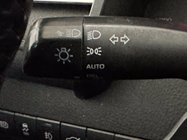Used 2018 Toyota Camry XSE FWD image 17