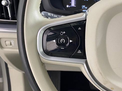 Used 2019 Volvo S60 T6 Momentum w/ Premium Package image 17