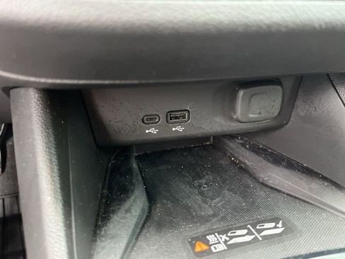 Used 2025 Buick Envista Sport Touring w/ Convenience I Package FWD image 24