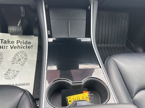 Used 2021 Tesla Model Y Long Range image 23