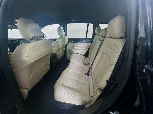 Used 2023 Jeep Grand Cherokee Limited image 29