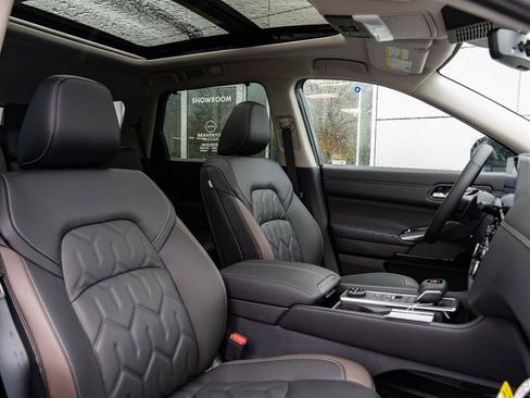 New 2026 Nissan Pathfinder Platinum AWD/4WD image 30
