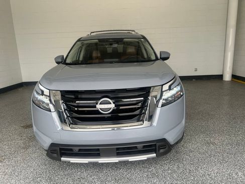 Used 2025 Nissan Pathfinder Platinum AWD/4WD image 8
