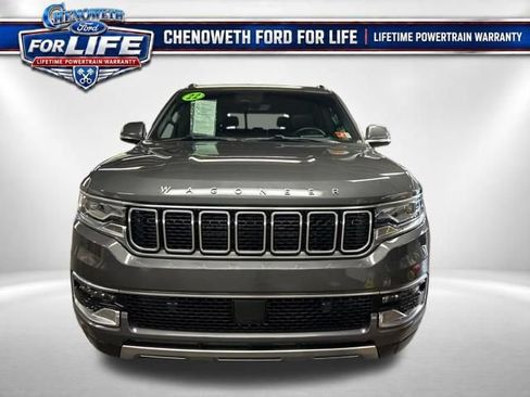 Used 2022 Jeep Wagoneer Series III w/ Premium Group I AWD/4WD image 9