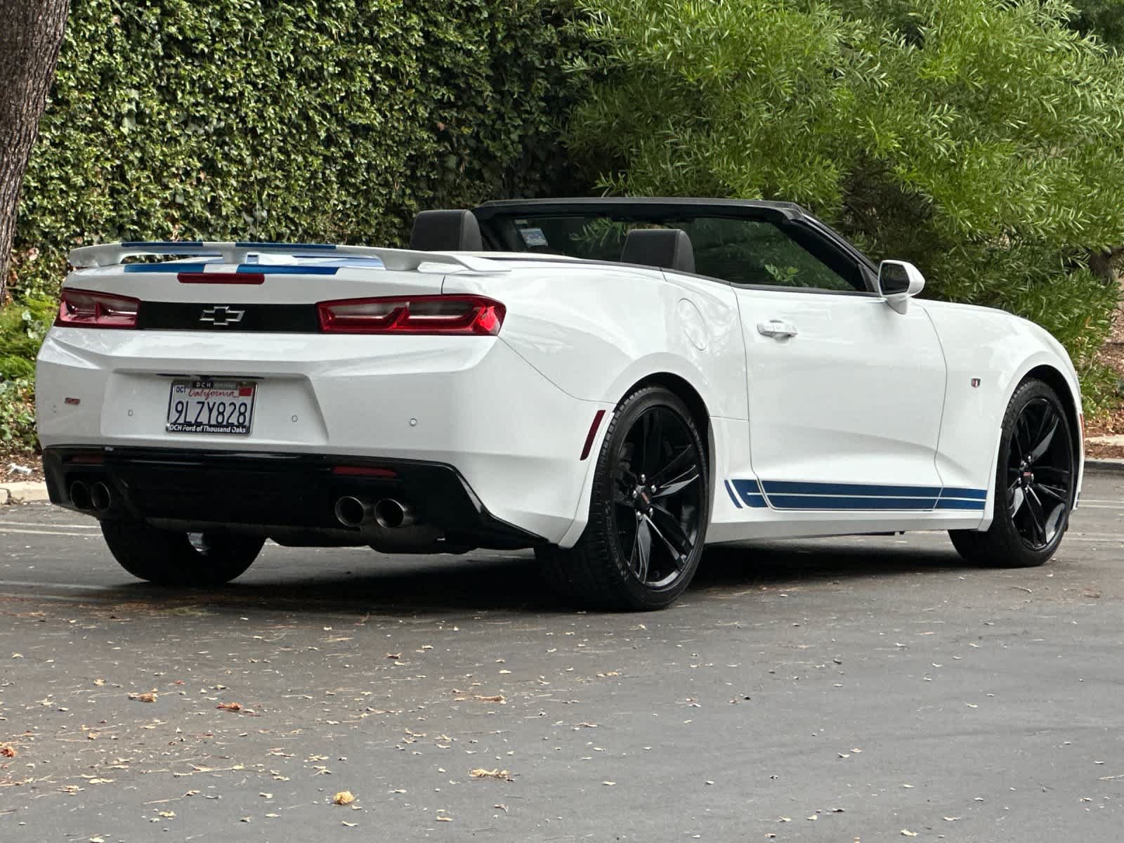 Used 2016 Chevrolet Camaro SS RWD image 2